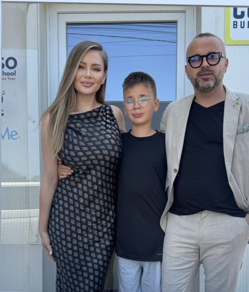 Nicholas Petrescu a terminat cu brio clasa a 2-a: Un copil excepțional care face mândri părinții săi, Corina și Eduard Petrescu