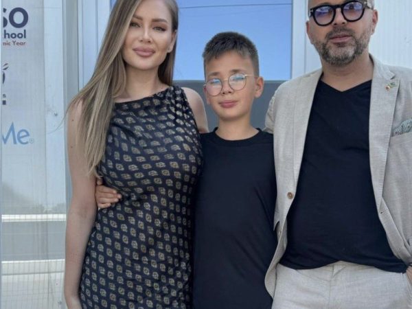 Nicholas Petrescu a terminat cu brio clasa a 2-a: Un copil excepțional care face mândri părinții săi, Corina și Eduard Petrescu